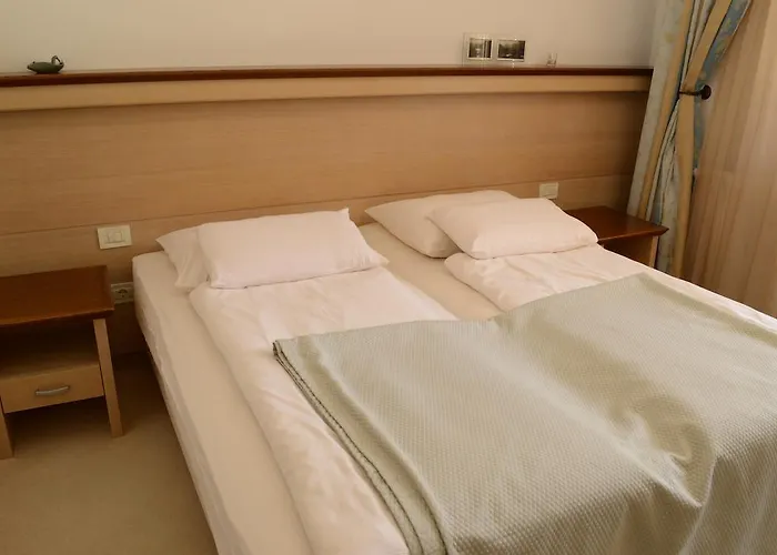 לינה וארוחת בוקר Park - Adults Only